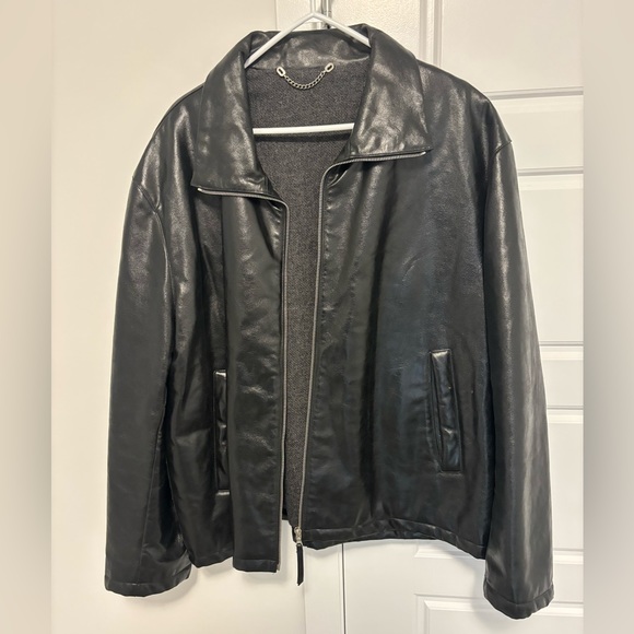 Men’s Leather Jacket - Picture 2 of 3